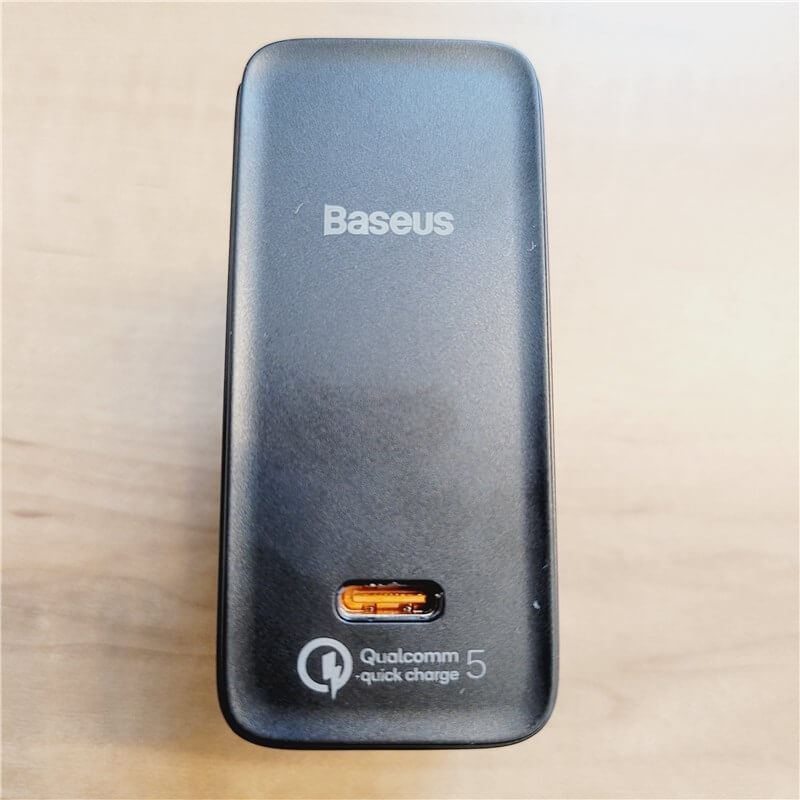 baseus100w quick chargerのポート